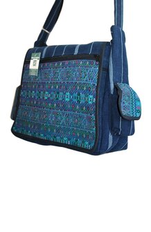 Simbolica Fairtrade werktas blauw met maya versiering bij Greenpicnic