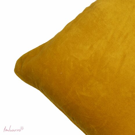 Punt van Imbarro Cushion Lala P Yellow, fluwelen sierkussen - GreenPicnic