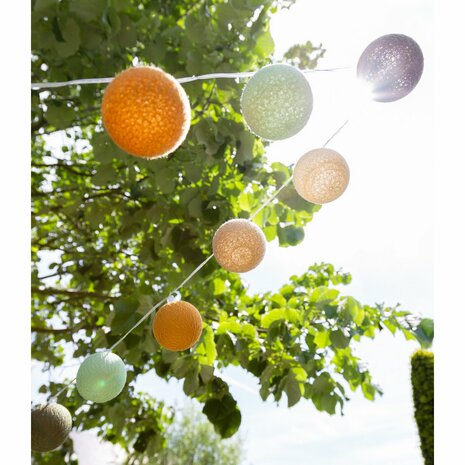 Fairtrade lichtbollen slinger van Cotton Ball Lights bij GreenPicnic Jungla